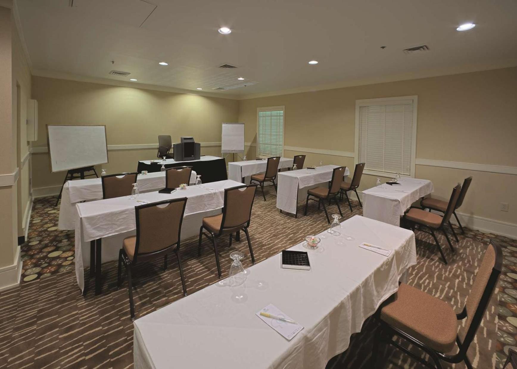 Doubletree Suites By Hilton At The Battery Atlanta Smyrna Zewnętrze zdjęcie